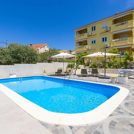 Apartamento Lovely In Rab With Wifi Rab Town