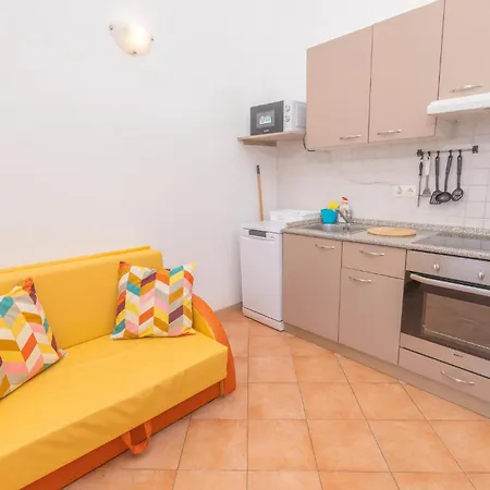 Apartment Lovely In Rab With Wifi