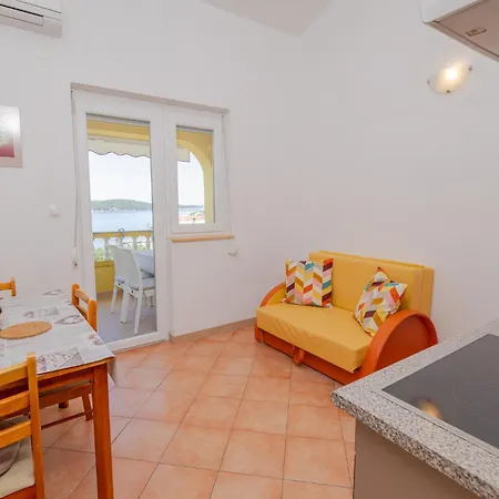 Apartment Lovely In Rab With Wifi