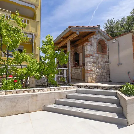 Apartment Lovely In Rab With Wifi